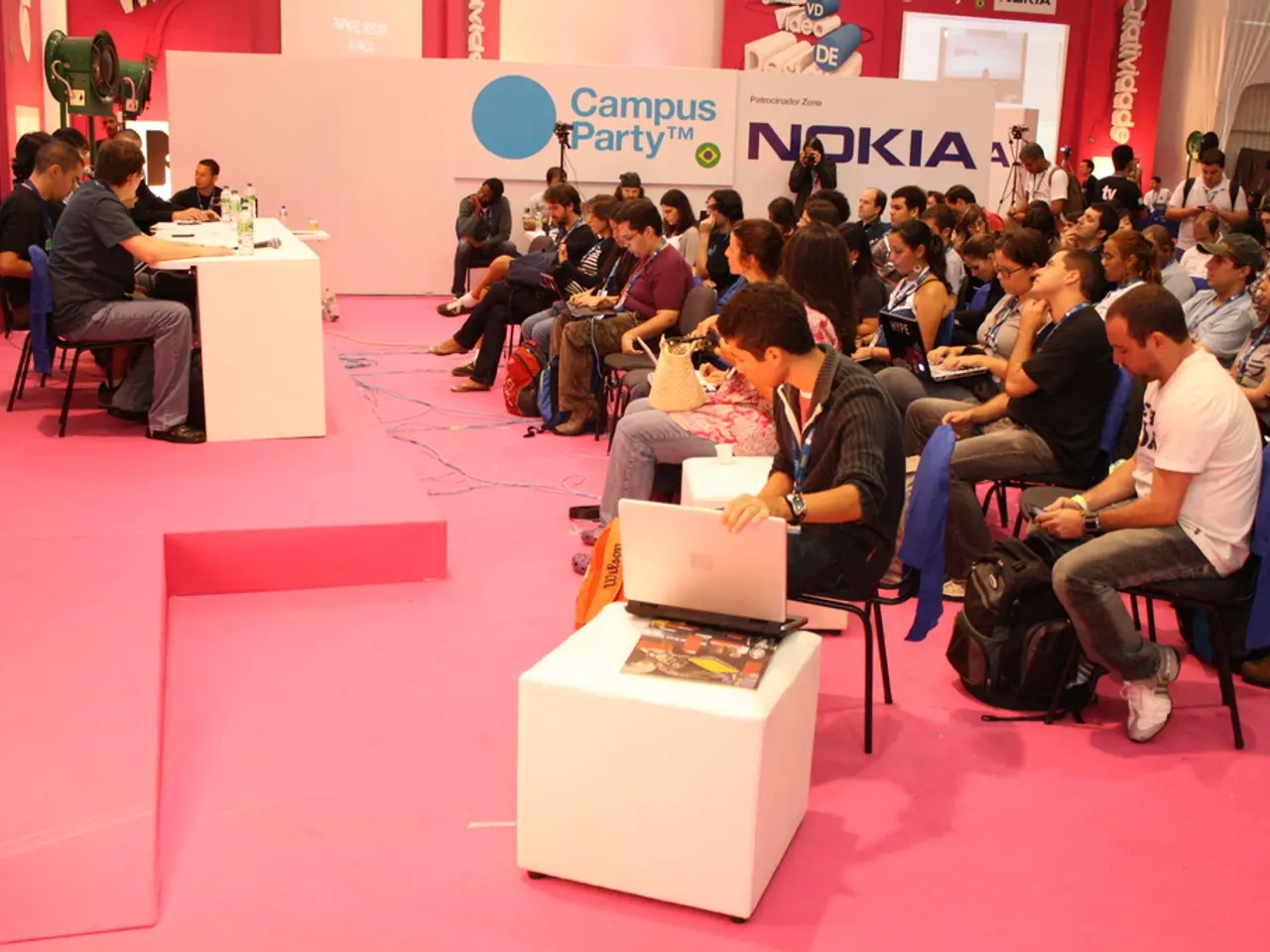Negotiations in the tourism sector's collective bargaining remain unresolved after the fifth round...