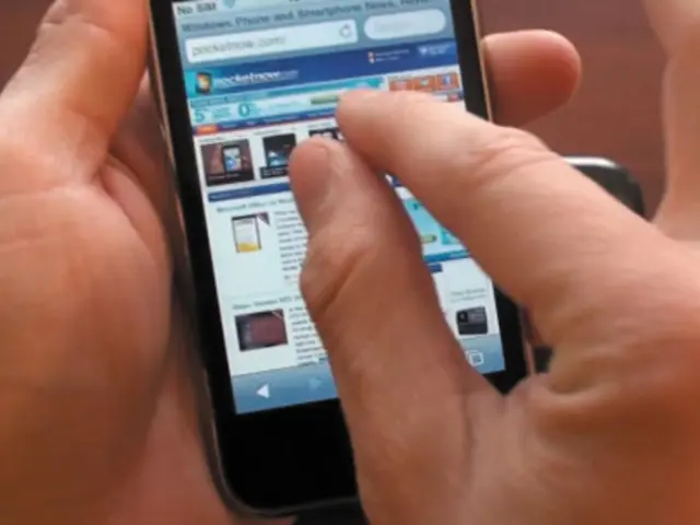 Elderly individual swindled of €23,000 via text messages - Bank shows "utterly disgraceful" conduct