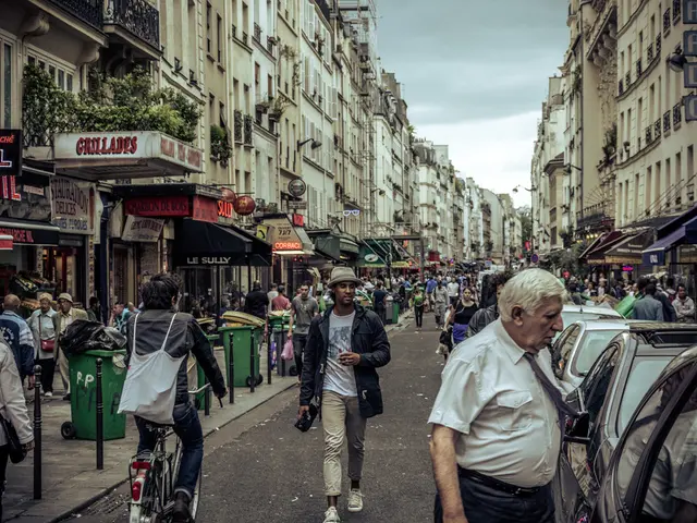 Gridlock in Fürth County: Cities of Langenzenn, Roßtal, and Ammerndorf Struggle with Heavy Traffic