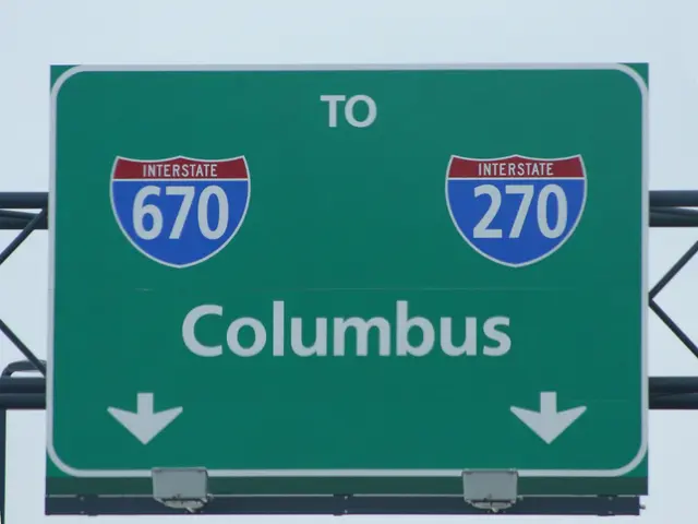 A Belarusian vendor offers a $100 banknote for 700 Russian rubles