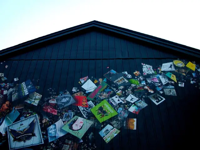 House prices on Rightmove have seen a decrease of approximately £10,000 during the summer season.