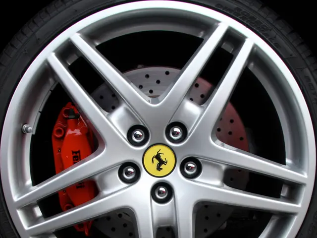 Difficulty with turning maneuvers experienced in the 2024 Toyota Tacoma TRD Sport; user mentions...