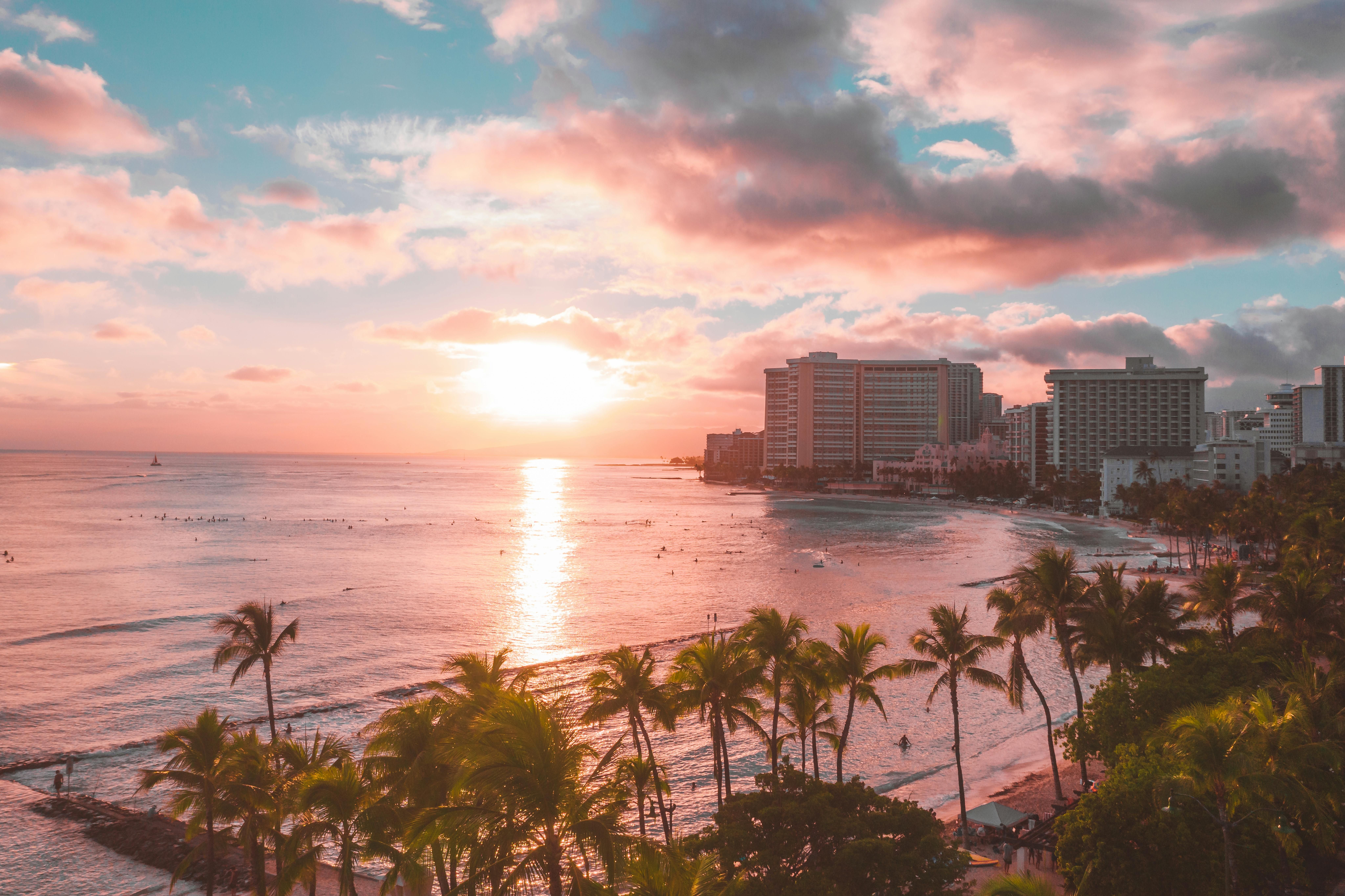 Suspect carrying out burglary, identified by homeowner Boost in Carnival cruise reservations may propel its share prices, but the duration of such uptrend remains uncertain.