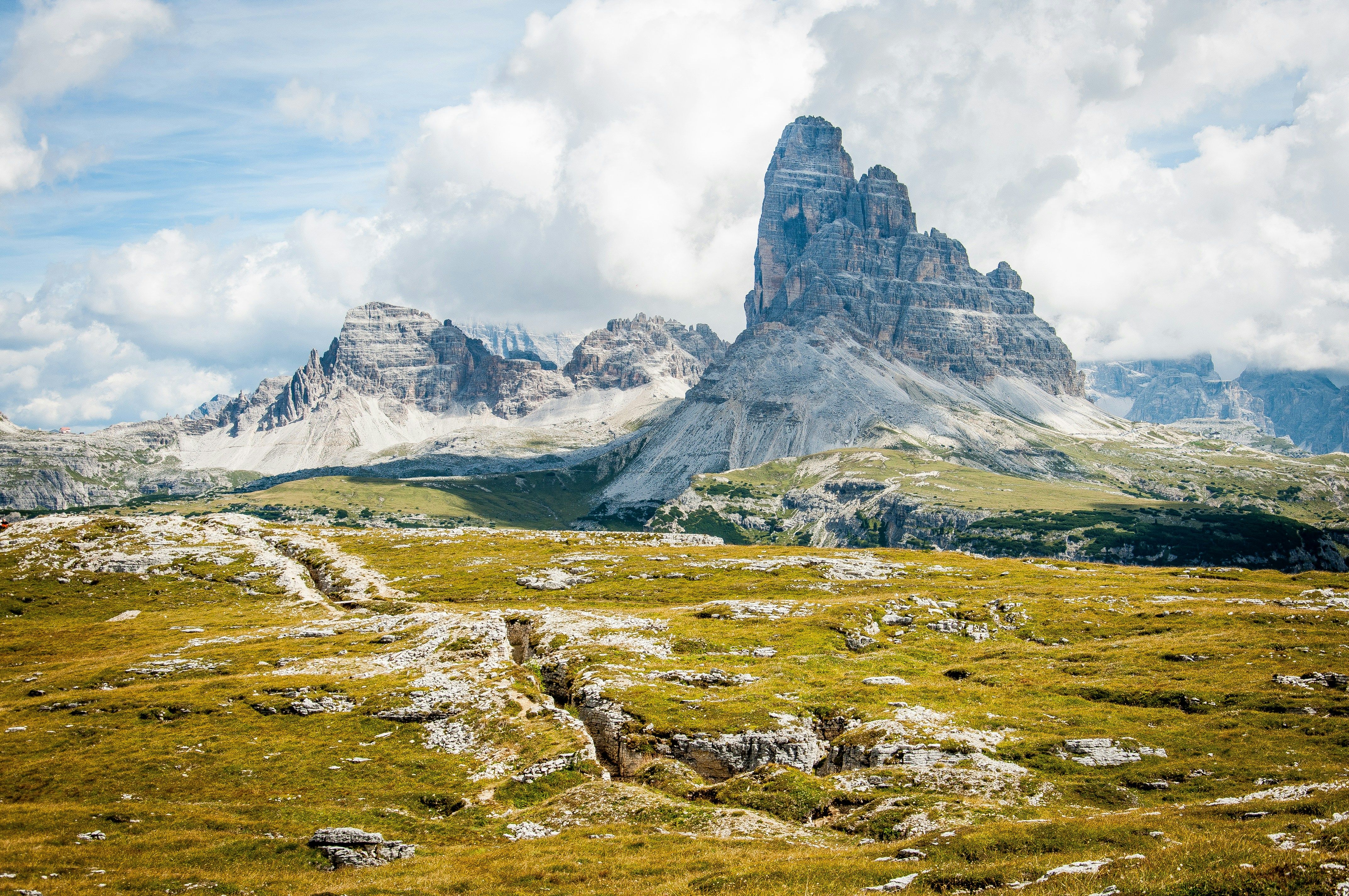 Unedited Image Content: Crypto analyst anticipates Bitcoin (BTC) will soon initiate a steep upward trend.